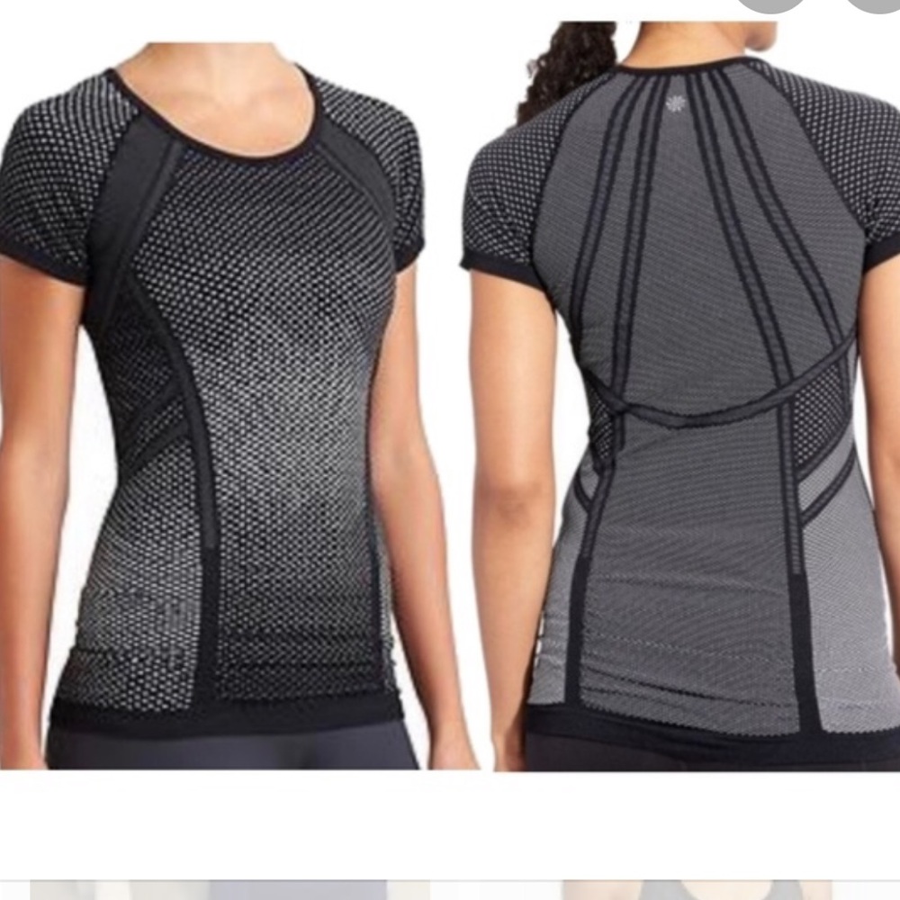 Athleta shirt size Medium